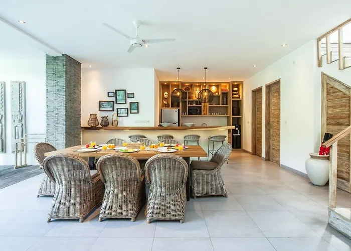 Villa Modern 4bd Villa, Amazing Location In *